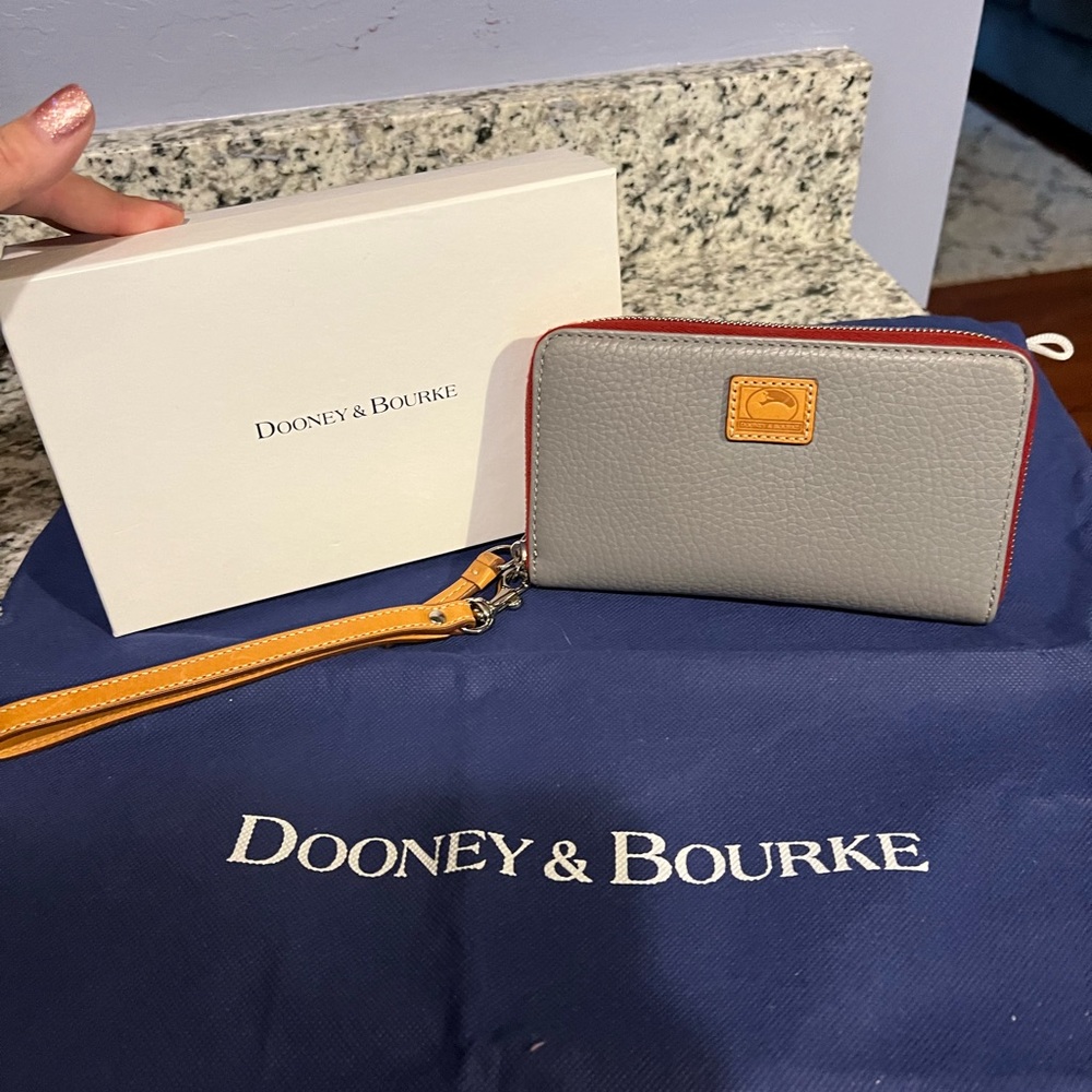 Gently Used Dooney & Bourke Pebble leather Wallet Wristlet!
